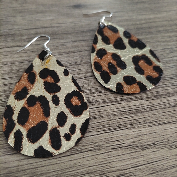 NWT Faux Leather Earrings - Picture 2 of 3